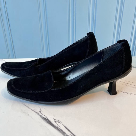 Stuart Weitzman Shoes - Stuart Weitzman Rainaway Black Pump Loafer 2” Kitten Heel Goretex Womens Sz 8M